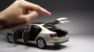 Unboxing of Skoda Superb 1:18 Scale Diecast Model Car || EH Unboxing Tech  | Toy car unboxing