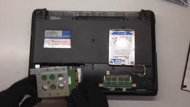Замена жесткого диска в ноутбуке. Меняем HDD.