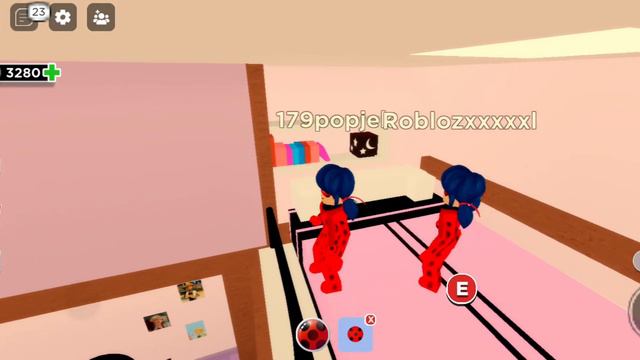 Сделала первый раз в жизни историю😱😱Играю в Roblox (леди баг и супер кот ) смотреть онлайн