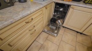 Кухня угловая с ПММ. Минусы расположение посудомоечной машинки в углу.