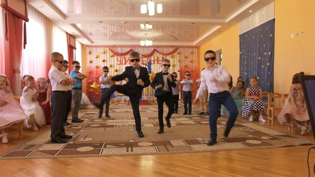 Танец сыщиков/крутых парней/агентов в детском саду смотреть онлайн