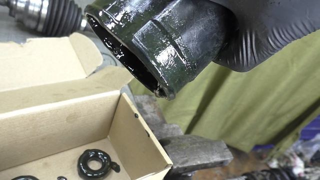 Что если залить масло в ШРУС ?