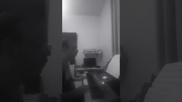 Beatles - You've got to hide your love away - Yamaha PSR E443 смотреть онлайн