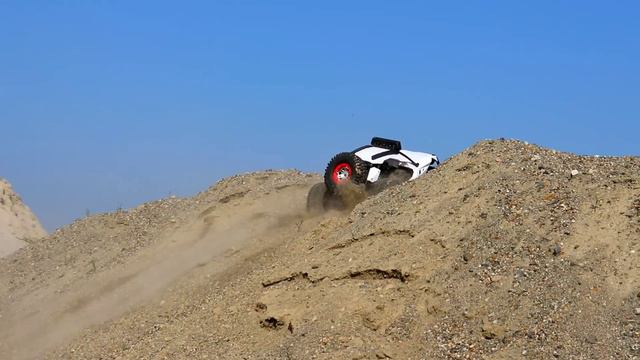 4×4 Vs 4×4 | WLTOYS 12427 Vs 12429 | Rock Crawlers Comparison смотреть онлайн