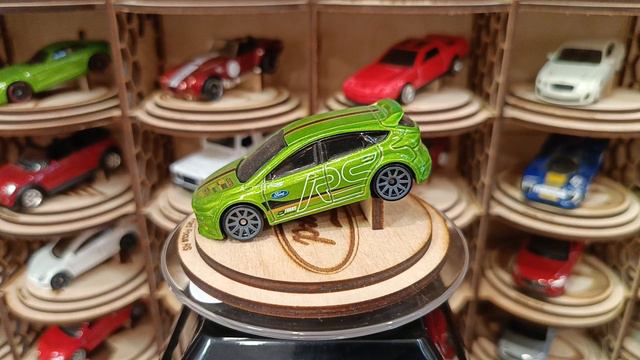Ford Focus RS смотреть онлайн