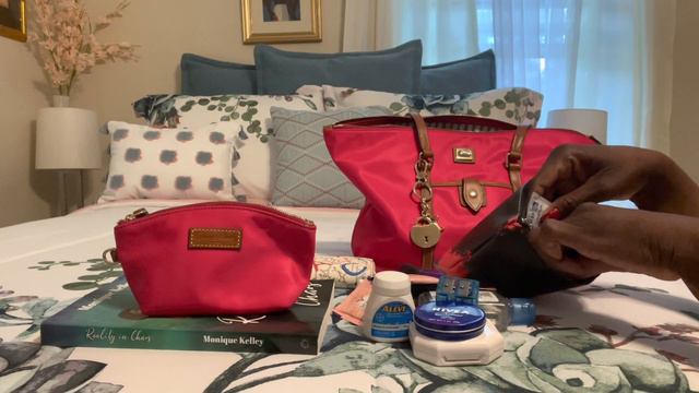 Dooney Bourke Handbag Switch For Dinner w/My Bestie смотреть онлайн