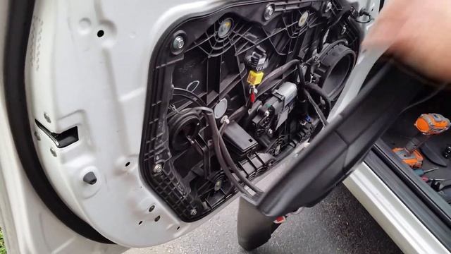 KIA FORTE Door Panel Removal Access 2014 & Up Window Switch смотреть онлайн