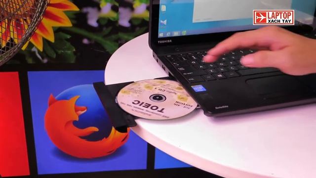 Laptop Toshiba C55T - Test ổ DVD смотреть онлайн