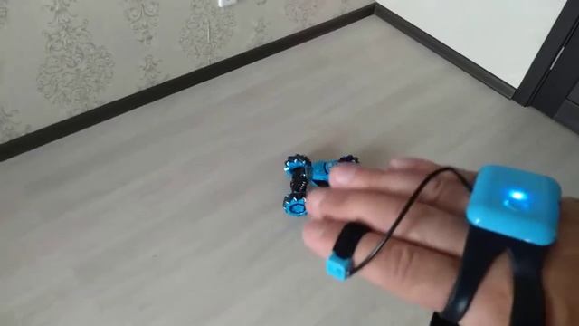 Трюковая машинка перевертыш 2 0 с управлением жестами | Видео обзор смотреть онлайн