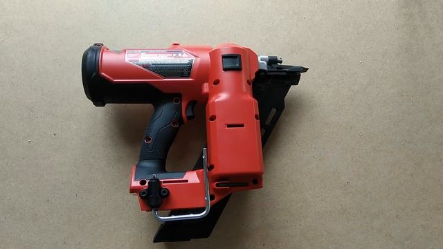 Milwaukee 2745 - что там внутри? разборка смотреть онлайн