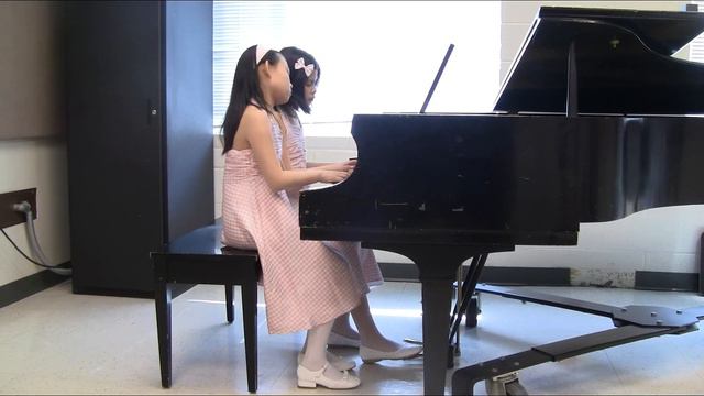 Piano Duet Pamela and Grace смотреть онлайн