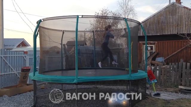 Спортивный батут смотреть онлайн