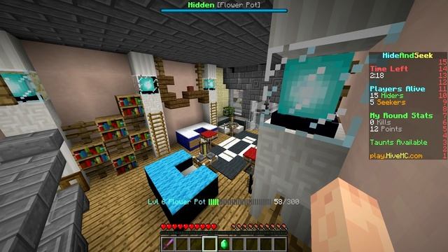 СПРЯТАЛСЯ В КРОВАТИ И МЕНЯ НИКТО НЕ НАШЁЛ ( Minecraft Hide and Seek / Прятки ) смотреть онлайн