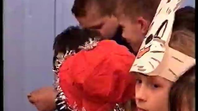 школа 2, "Ох уж эти сказки", 3Г класс (28.11.2001) смотреть онлайн