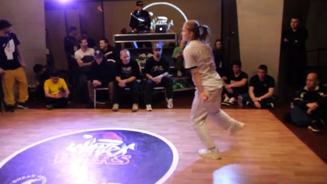 pro 1x1 bboy ? vs bgirl Lady Dee - брейкданс батл WINTER WARS 2020 смотреть онлайн