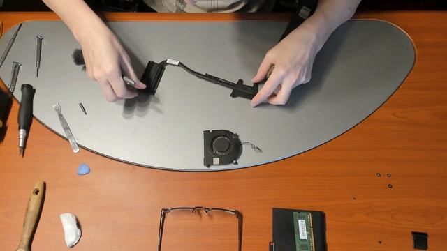 Disassembly HP EliteBook 850 G1 G8J30US