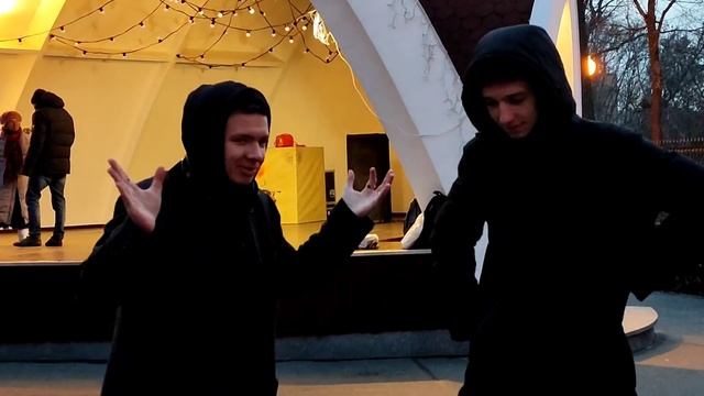 ПОЛЕВЫЕ ЦВЕТЫ СОБЕРУ БУКЕТ!??/ТАНЦЫ В ПАРКЕ ГОРЬКОГО ХАРЬКОВ ДЕКАБРЬ 2021 смотреть онлайн