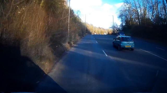📸 UK Dash Cam | WATCHING VIDEO WHILE DRIVING??? IDIOT DRIVERS #19 [Truck Cam] 🚚 смотреть онлайн