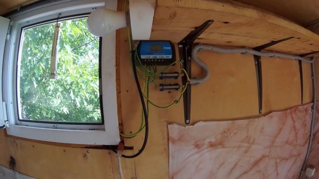 Уходим на сборы мёда. Обзор техники в степи. Умная машина и солнечная батарея! смотреть онлайн