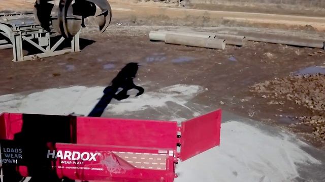 RockBox™ HARDOX Container Vs. Traditional Roll-Off Container смотреть онлайн