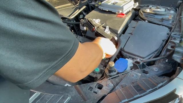 Mercedes benz GLB 250 engine air filter replacement; same A220,A35AMG,CLA 250,CLA35AMG,GLA250&AMG смотреть онлайн