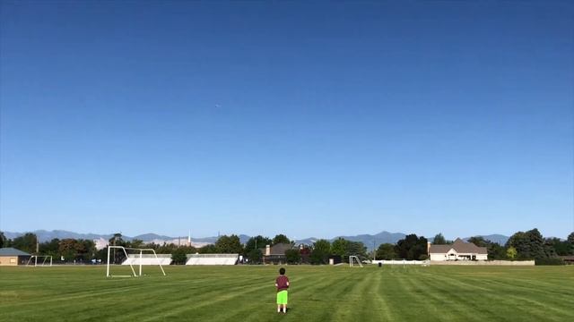 Maiden Flight of the WLToys Cessna 182 F949 3 Channel 2.4G RC Airplane Beginner Ready To Fly RTF смотреть онлайн