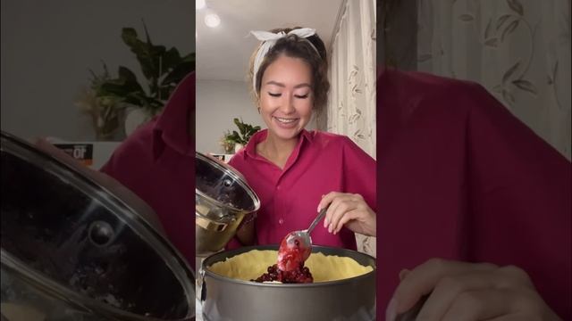 Пирог с брусникой смотреть онлайн