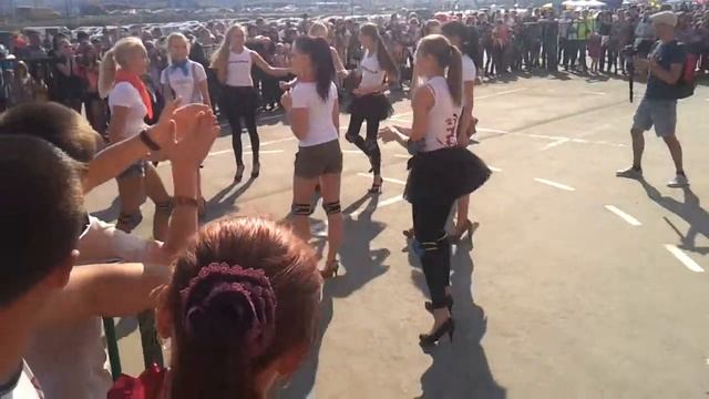 Девчонки из модельного агенства играют в стритбол. Пенза. ч.2 смотреть онлайн