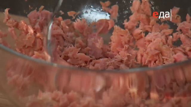 Закуска из творога с сулугуни. Салат с овощами, творогом и тунцом | Дежурный по кухне смотреть онлайн