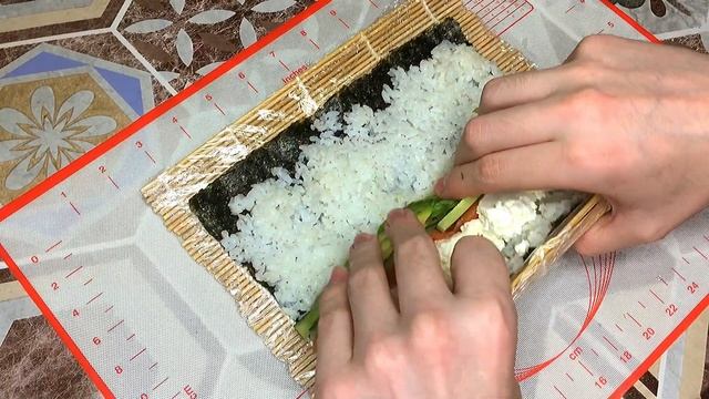 КЛАССИЧЕСКИЙ РЕЦЕПТ ВКУСНЫХ РОЛЛОВ С ЛОСОСЕМ смотреть онлайн