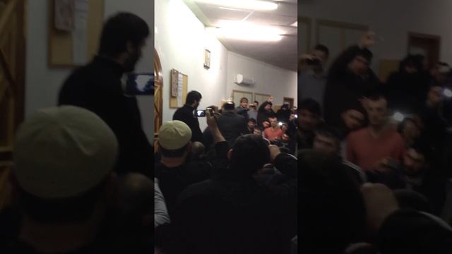 Хамзат Чумаков в Бельгии (Немец принял Ислам) смотреть онлайн