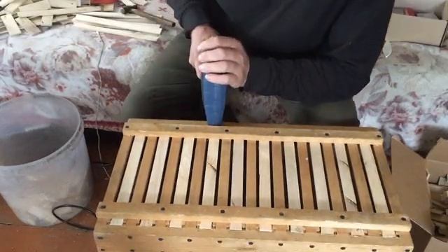Сколачиваю рамки для пчёл . смотреть онлайн