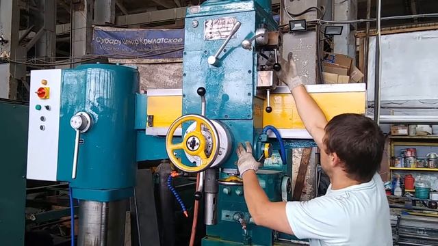 Радиально-сверлильный станок 2532л. Проверка в работе. смотреть онлайн