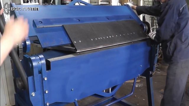Работа на усиленном сегментном листогибе серии L 1500х2,5мм, гибка листа смотреть онлайн