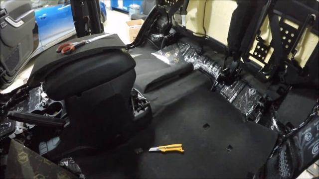 Jeep Wrangler установка камеры и полная шумоизоляция смотреть онлайн