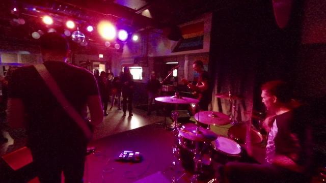 Halloween Fun at Turnstiles: Moto *Live* смотреть онлайн