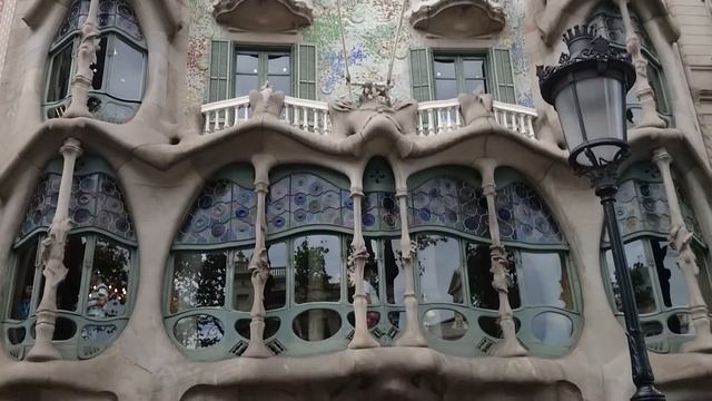 Дом Бальо в Барселоне. Август 2015 г. смотреть онлайн