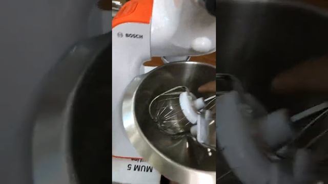 Mở hộp Máy Nhào REVIEW - HƯỚNG DẪN SỬ DỤNG: Bột Đánh Trứng Bosch Mum 54 900W Hàng Đức смотреть онлайн