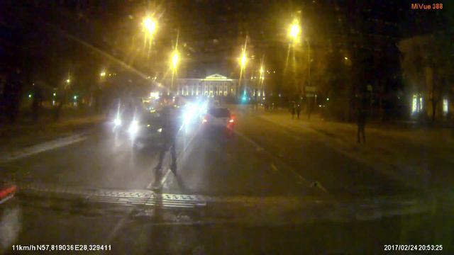 Пьяный пешеход. пл. Ленина Псков