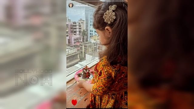 Taimur Praying Lord Ganesha, Kangana, Sara, Karan & Stars Celebrate Ganesh Chaturthi 2021 смотреть онлайн