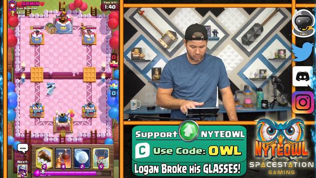 MY GIRL OPENS my MEGA LIGHTNING CHEST and ZAPS WRONG! Clash Royale смотреть онлайн