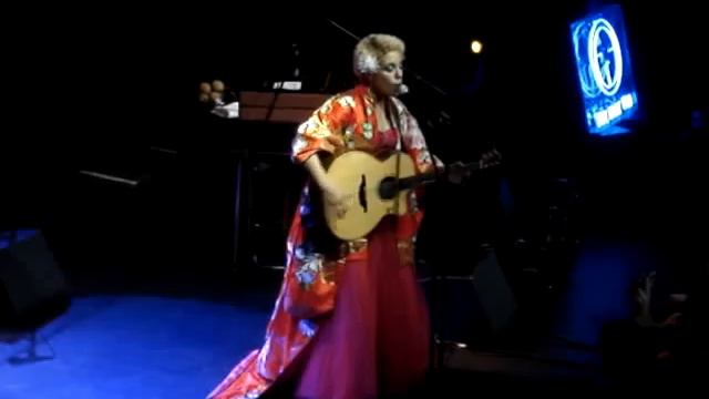Martina Topley Bird :::: Need One :::: @ Alhambra смотреть онлайн