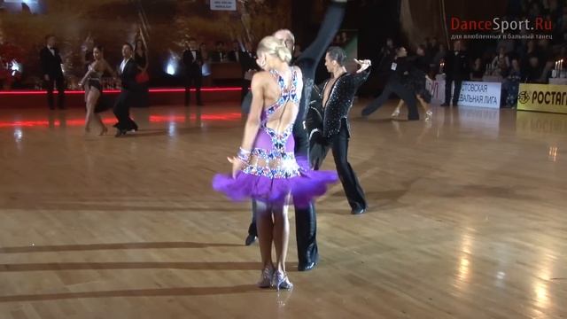 Riccardo Cocchi - Yulia Zagoruichenko | 1/4 Rumba | Autumn Star 2013 смотреть онлайн