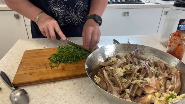 Острая закуска из свиных ушек. смотреть онлайн