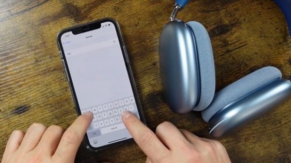 How To Use The AirPods Max Tips and Tricks Apple Headphones Tutorial