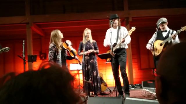 Säljesta byorkester .Träteatern Järvsö. Humoristiskt och musikaliskt. Fiolduell. смотреть онлайн