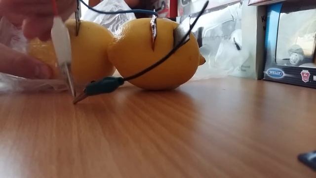 Лемонная батарея или как сделать электро энергию дома ! смотреть онлайн