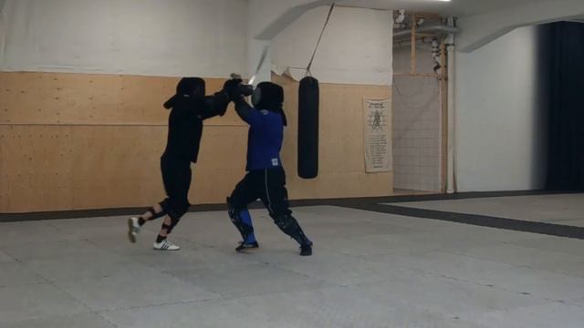 Langes Messer sparring exchanges смотреть онлайн