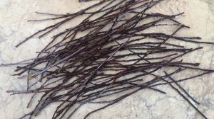 Как сделать игрушки-погрызушки для попугаев? Игрушки для попугаев своими руками. Я в деревне. DIY