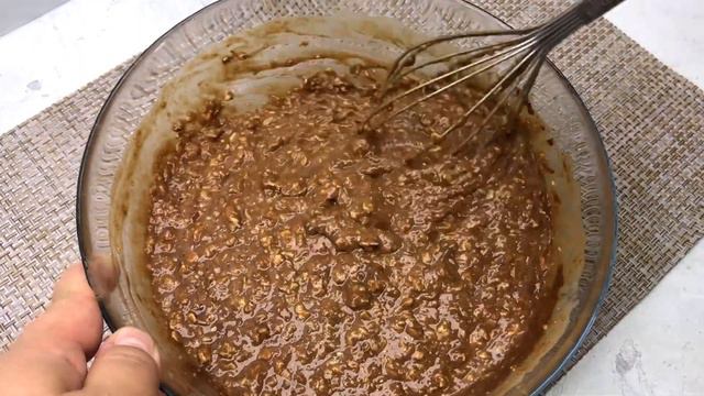 Man nehme Kakao Haferflocken und Bananen und mache einen Kuchen ohne Mehl und Zucker! смотреть онлайн